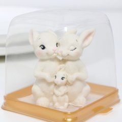 Фигурка из шоколадной глазури "Семья зайчат" 